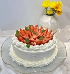 【新商品】　&rdquo;六本木カフェ&rdquo;「WHITESTELLA」にて11月9日からバースデーケーキが新発売！