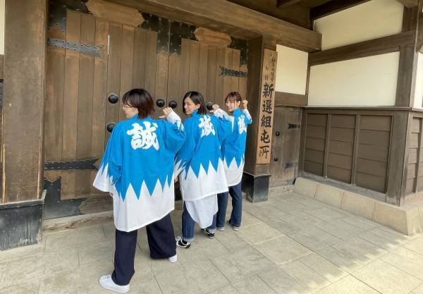 年末年始の映画村でレトロトリップ！ 「エヴァンゲリオン京都基地」に巨大絵馬＆新グッズ登場