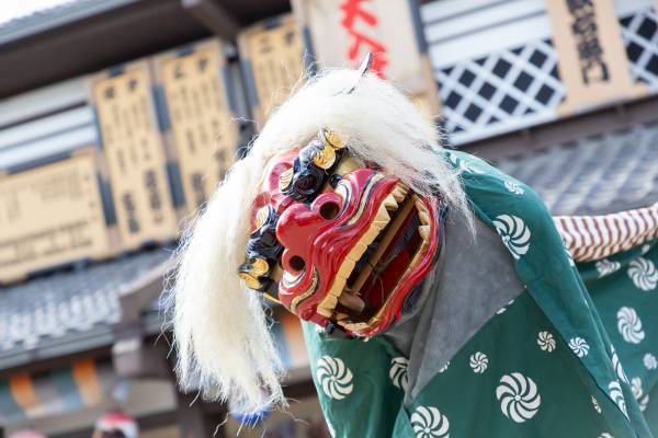 年末年始の映画村でレトロトリップ！ 「エヴァンゲリオン京都基地」に巨大絵馬＆新グッズ登場