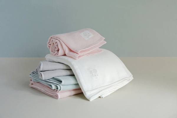 ＜新商品＞ 究極のやわらかさ。ピーチスキンのような肌ざわりのガーゼタオル「momo（モモ）」新登場！