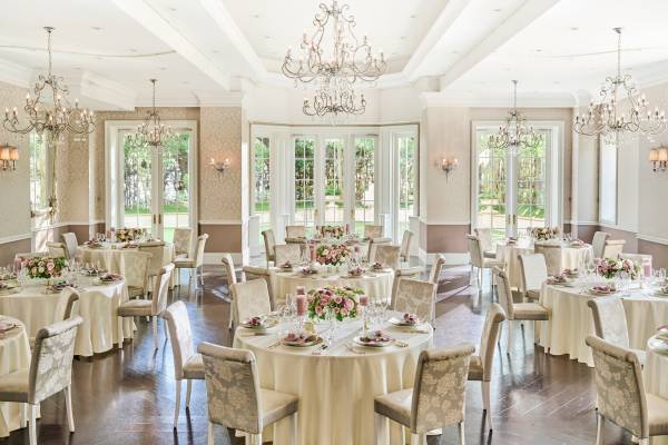 幻想的な&ldquo;雪の世界&rdquo;をホワイト＆ブルーのスイーツで表現！氷の女王イメージのドールケーキも登場「フローズンプリンセス アフタヌーンティー」