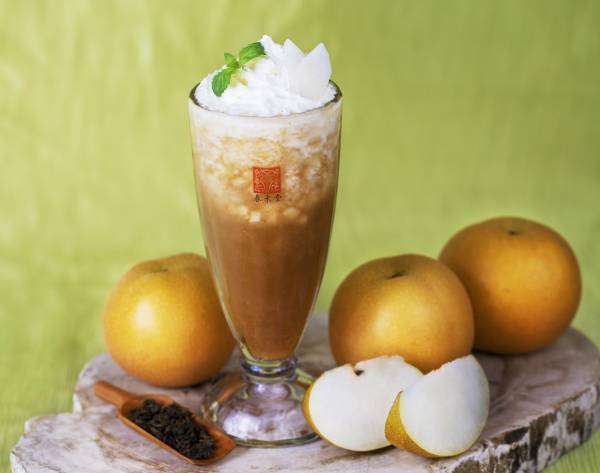 タピオカミルクティー発祥の台湾カフェ「春水堂」 10/1(金) フレッシュな国産フルーツとこだわりのお茶のフルーツティー第3弾「果肉茶 梨鉄観音」