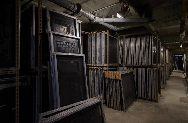 極細糸と高度な染色技術で極上のストールが完成