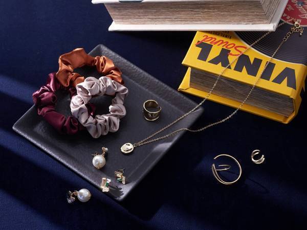 秋冬コーデに映える、旬なアクセをご紹介！「ゆったりと自然体」「ドレスアップ」がキーワード、オーサムストアの新作アクセサリー特集！