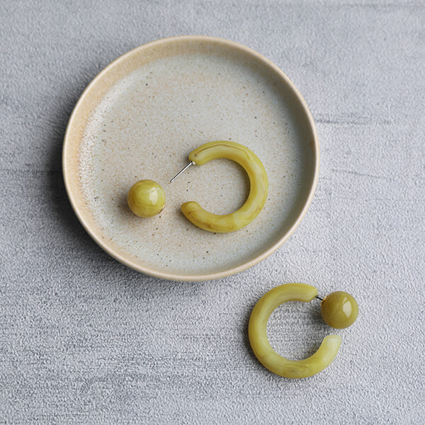 秋冬コーデに映える、旬なアクセをご紹介！「ゆったりと自然体」「ドレスアップ」がキーワード、オーサムストアの新作アクセサリー特集！