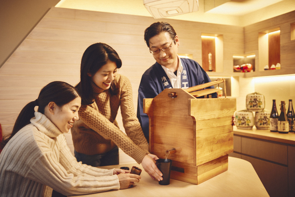 【磐梯山温泉ホテル】地元「榮川(えいせん)酒造」とコラボ！日本酒絞りの体験から日本酒に合わせたスイーツセットまで満喫できる「あいづ日本酒よっぱら滞在」登場｜期間：2022年1月5日～3月25日チェックインの火、木、金曜日