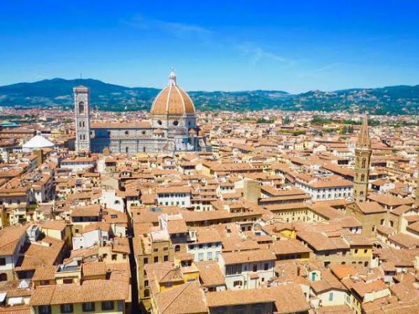 【従来のアウトドア用品にはない  本場イタリアのデザイン】  スタイリッシュでコンパクト！  革新的な折りたたみイス『BIP』