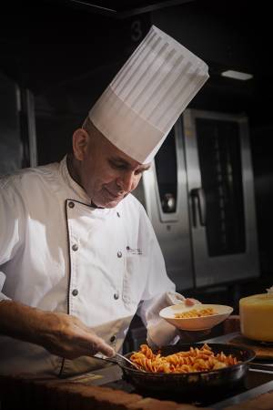 さあ、旅に出よう！ 今年のクリスマスは、南イタリアを旅する気分が味わえる ブッフェをお届け！ コロナ禍頑張った自分にご褒美、豪華宿泊プランも登場！