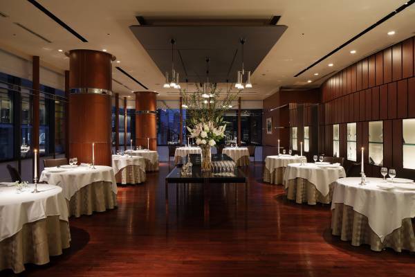 【ひらまつレストラン】年末年始の最高にプレミアムなおうちごはん ～クリスマステイクアウト＆おせち～