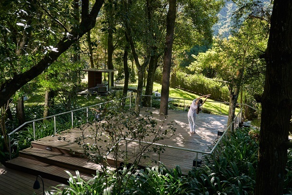 【星のやグーグァン】自然の中で免疫力を高める「暖活益身（あったかいーさん）滞在」を提供