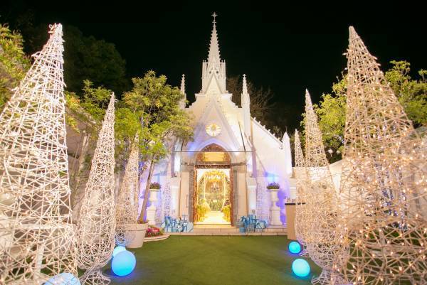 プレゼントを持ったサンタクロースもやってくる！クリスマスを一足先に体感！ 『STRINGS Christmas Gift 2021 ～光と音が織りなすチャペルコンサート～』 限定開催