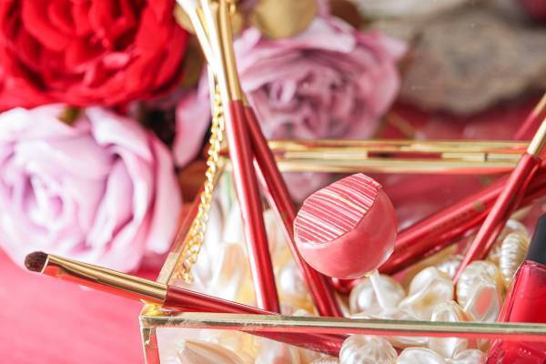 &ldquo;すべての女性に届けたい&rdquo;  レッドカラーが大人かわいい、心ときめくスイーツに癒されて  『マイ・フェア・レディ アフタヌーンティー ～Royal　Red～』販売