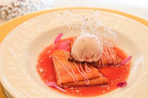 時代のファッションリーダーといわれるマリーアントワネットの世界観をスイーツで表現！『マリーアントワネットの魅惑のアフタヌーンティー』