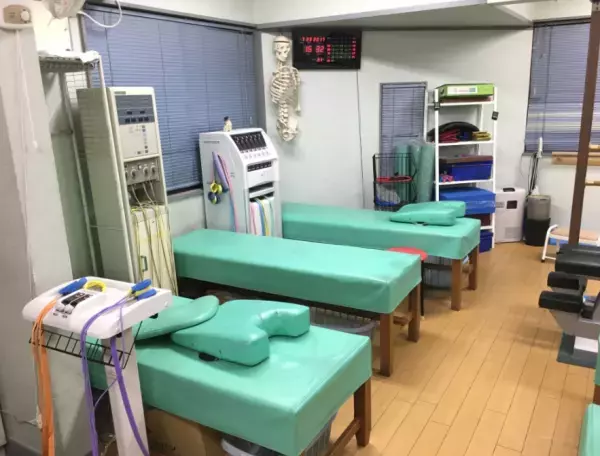 筋膜に着目した施術で長引く不調を根本から改善していく『松尾接骨院』の情報を駅近ドットコムで公開