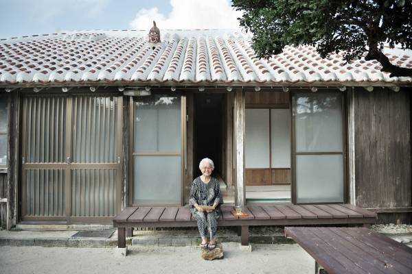 【星のや竹富島】幻の食材&ldquo;セミエビ&rdquo;を使用した新メニュー登場！冬限定のディナーコースを提供開始｜期間：2021年12月10日〜2022年3月19日