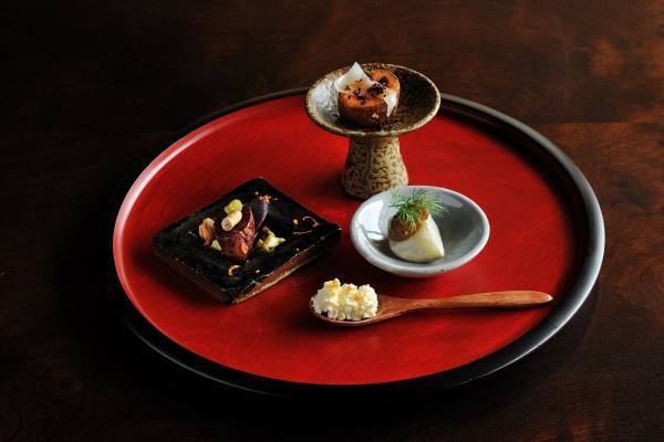 【星のや竹富島】幻の食材&ldquo;セミエビ&rdquo;を使用した新メニュー登場！冬限定のディナーコースを提供開始｜期間：2021年12月10日〜2022年3月19日