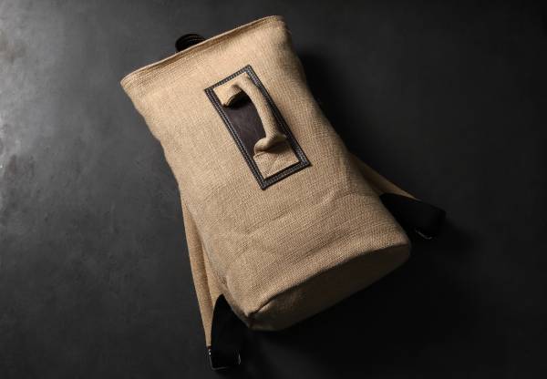 【MAKUAKE数時間で目標達成】自然素材でサスティナブル。 フェアトレードでエシカル。 SDGsに配慮したヨーロッパで大人気モデルのバックパックが この度「Makuake」にて12月27日日本初上陸