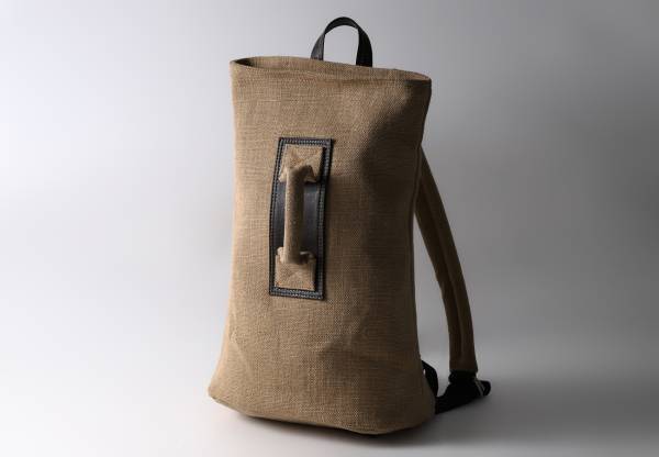 【MAKUAKE数時間で目標達成】自然素材でサスティナブル。 フェアトレードでエシカル。 SDGsに配慮したヨーロッパで大人気モデルのバックパックが この度「Makuake」にて12月27日日本初上陸