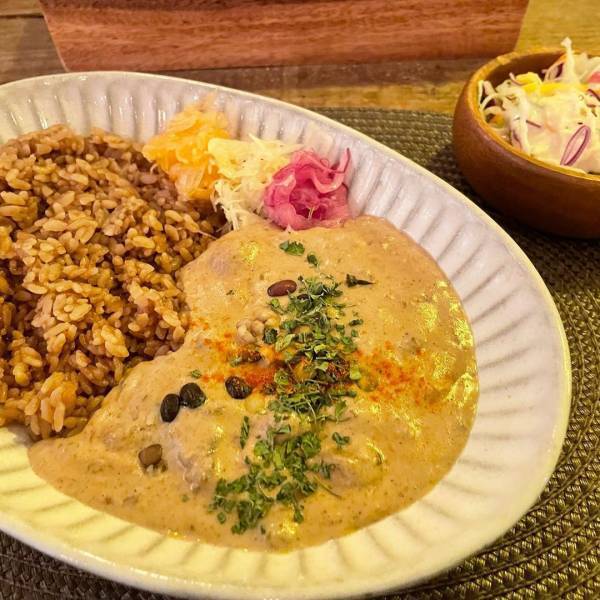 【カフェオレカレーが話題沸騰】日本で唯一!?カフェオレ専門店「Cafe au lait Tokyo/カフェオレトーキョー」が高田馬場から五反田へ12月1日(水)移転オープン！1000通りにカスタマイズできるカフェオレをお楽しみください！