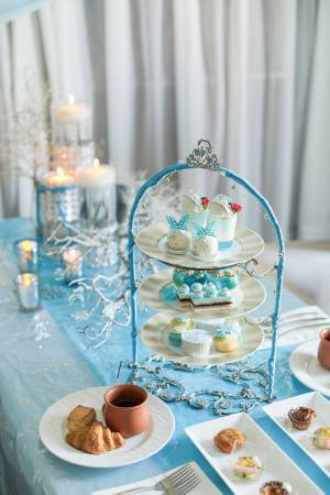 【雪の女王】の世界観を表現したコンセプトルーム＆宿泊ルーム登場 「FROZEN ～Snow Magic Fantasy～」販売