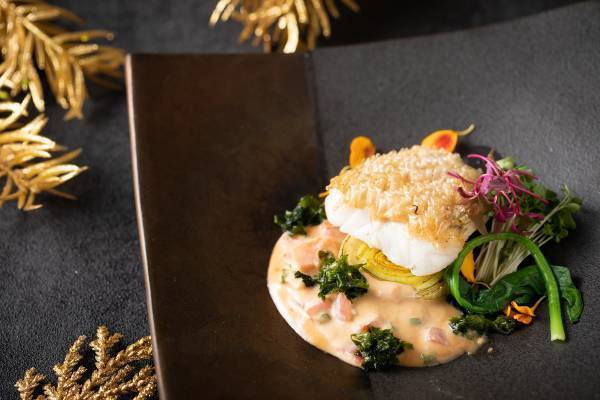 聖夜を彩る至極の&Prime;北海道の恵み&ldquo;鉄板焼コース　美しい音色のバイオリン生演奏とともに 『TAKUMI 鉄板焼～Christmas Gift～』 販売