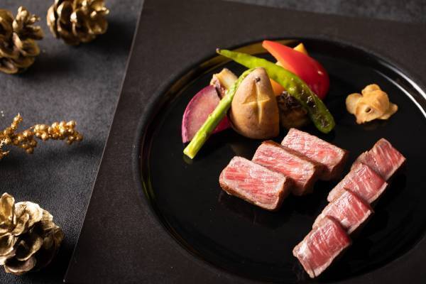 聖夜を彩る至極の&Prime;北海道の恵み&ldquo;鉄板焼コース　美しい音色のバイオリン生演奏とともに 『TAKUMI 鉄板焼～Christmas Gift～』 販売