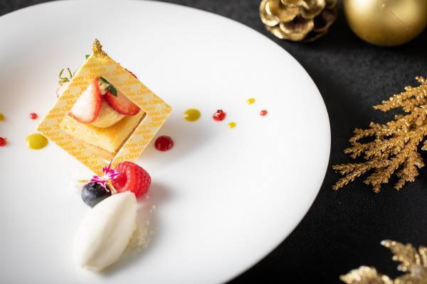 聖夜を彩る至極の&Prime;北海道の恵み&ldquo;鉄板焼コース　美しい音色のバイオリン生演奏とともに 『TAKUMI 鉄板焼～Christmas Gift～』 販売