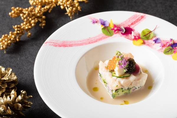 聖夜を彩る至極の&Prime;北海道の恵み&ldquo;鉄板焼コース　美しい音色のバイオリン生演奏とともに 『TAKUMI 鉄板焼～Christmas Gift～』 販売