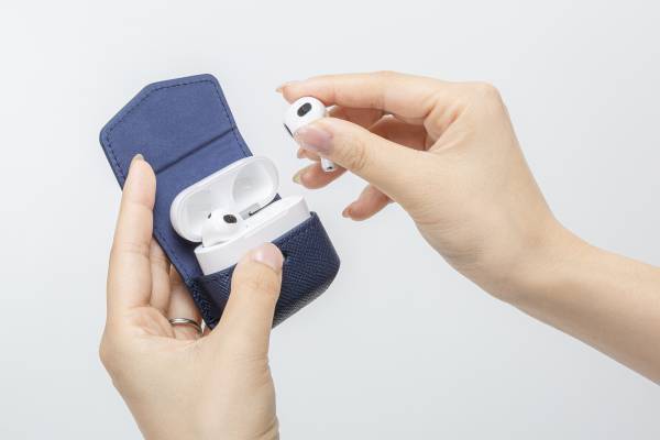 GRAMAS COLORSより発売中のAirPods Proケース 新型AirPods（第3世代）に対応