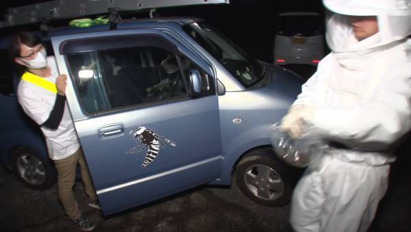 危険なハチの巣駆除に夫婦で挑む！&ldquo;夫婦ハチハンター&rdquo;に密着&hellip;9/12（日）BACKSTAGE（バックステージ）