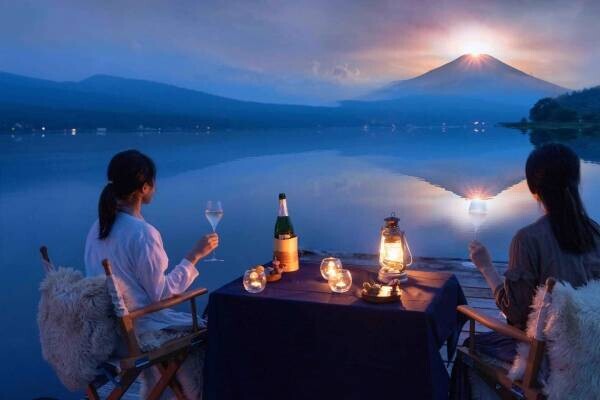 【星のや富士】ダイヤモンド富士を目前に湖上に浮かぶテラスで美酒を嗜む 「湖上の絶景アペリティフ」今年も開催｜期間：2022年10月20日〜11月30日