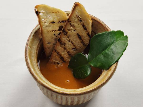 WINE CASA GRECO3号店　1周年記念特別コース　隠れ家レストランで 独創的なフレンチ割烹とワインのマリアージュを