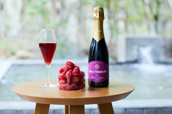 【リゾナーレ那須】1日1室限定のイチゴスウィートルームで、様々なマリアージュを楽しむ「イチゴフルステイ」販売 ～早朝の貸し切り温泉で贅沢なイチゴタイムも楽しめる～｜期間：2023年1月5日～3月14日