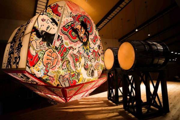 【青森屋】青森の四季の情景と祭りの熱気をオリジナルのショーで表現する 「みちのく祭りや」リニューアルオープン｜オープン日：2022年4月1日