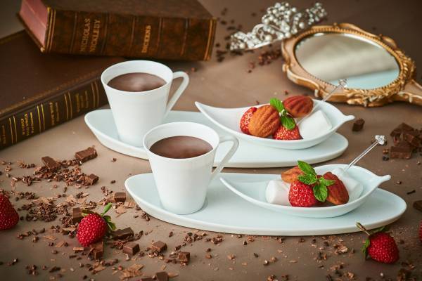 【白金台】『いちごとチョコのプリンセスアフタヌーンティー』小さなチョコレートフォンデュまで楽しめる冬の贅沢アフタヌーンティーを3日間限定開催