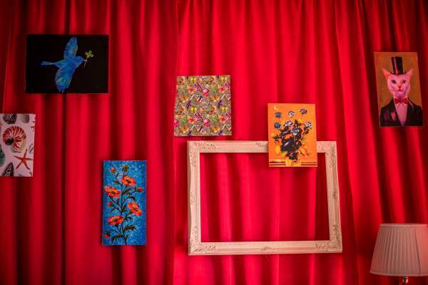 大好きなカラーに囲まれて、推し活ができる究極の非日常ステイ！Vol.1は“赤担”必見のレッドカラー！ 「Rouge Red Room」販売