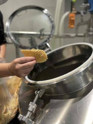 たい焼きがビールに！？ニュウマン横浜に、たい焼きの小豆と皮を原料に使った期間限定のクラフトビールが登場！