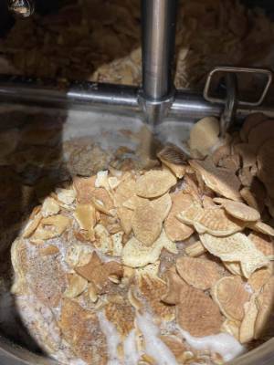 たい焼きがビールに！？ニュウマン横浜に、たい焼きの小豆と皮を原料に使った期間限定のクラフトビールが登場！