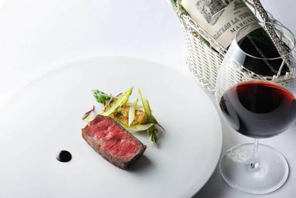 【奥入瀬渓流ホテル】フレンチレストラン「Sonore(ソノール)」で山菜、栗蟹、雪の下人参などの春の味覚を堪能できる期間限定メニューを提供｜期間：2022年4月15日～7月19日