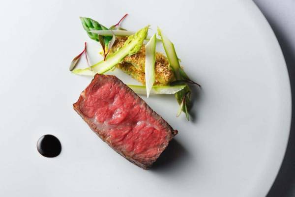 【奥入瀬渓流ホテル】フレンチレストラン「Sonore(ソノール)」で山菜、栗蟹、雪の下人参などの春の味覚を堪能できる期間限定メニューを提供｜期間：2022年4月15日～7月19日