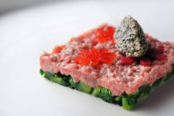 【奥入瀬渓流ホテル】フレンチレストラン「Sonore(ソノール)」で山菜、栗蟹、雪の下人参などの春の味覚を堪能できる期間限定メニューを提供｜期間：2022年4月15日～7月19日