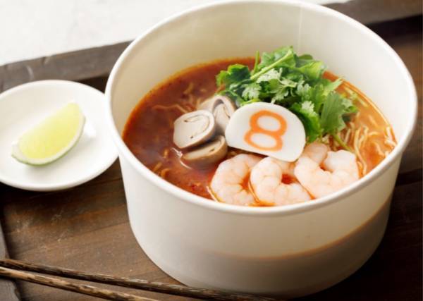 おかげさまで８番らーめんタイ出店30周年！ タイ８番の人気メニュー「トムヤムクンらーめん」を 2022年7月11日（月）から期間限定販売！ ぜひ、本場タイの味を、お近くの８番で！