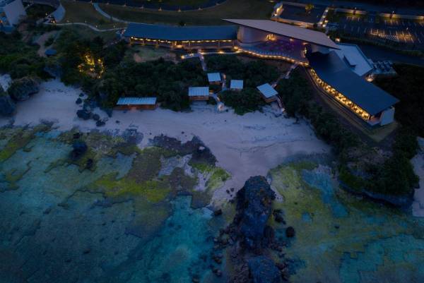 照明デザインをたたえる、国際的な２つのアワード 「49th IES illumination Awards」 「LIT LIGHTING DESIGN AWARDS 2022」を 「星のや沖縄」と「星野リゾート　バンタカフェ」が同時受賞