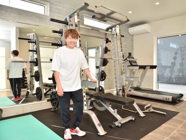 三重県桑名市初導入　家具職人が作った木製ストレッチ器具fiveをHaru Body Careに納品