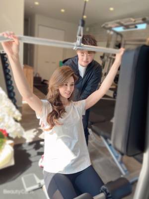 三重県桑名市初導入　家具職人が作った木製ストレッチ器具fiveをHaru Body Careに納品