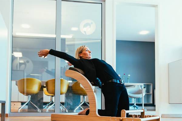 三重県桑名市初導入　家具職人が作った木製ストレッチ器具fiveをHaru Body Careに納品