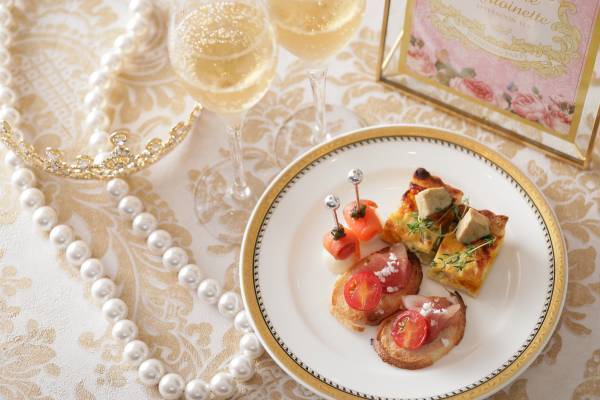 マリー・アントワネットシリーズ最終章　優美なプリンセスドレスケーキが登場！世紀のウエディングをスイーツで表現『マリー・アントワネット アフタヌーンティー～ロイヤルウエディング～』販売