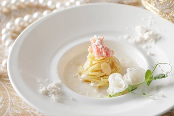 マリー・アントワネットシリーズ最終章　優美なプリンセスドレスケーキが登場！世紀のウエディングをスイーツで表現『マリー・アントワネット アフタヌーンティー～ロイヤルウエディング～』販売