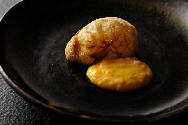 【星のや東京】発酵食品とフレンチの融合した免疫力を高めるコース料理「Nipponキュイジーヌ～発酵～」冬メニュー提供開始　～冬が旬の食材である「ふぐ」や「鰤」「ゆり根」などを味わう～｜開始日：2022年12月20日～