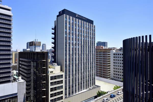 【ホテル エルシエント大阪】曽根崎の地元のスター、ドラァグクイーンの活躍を応援！ 舞台「リプシンカ ～ヒールをはいた男!?たち～」のシンボル、ハイヒールをクッキーにして限定販売